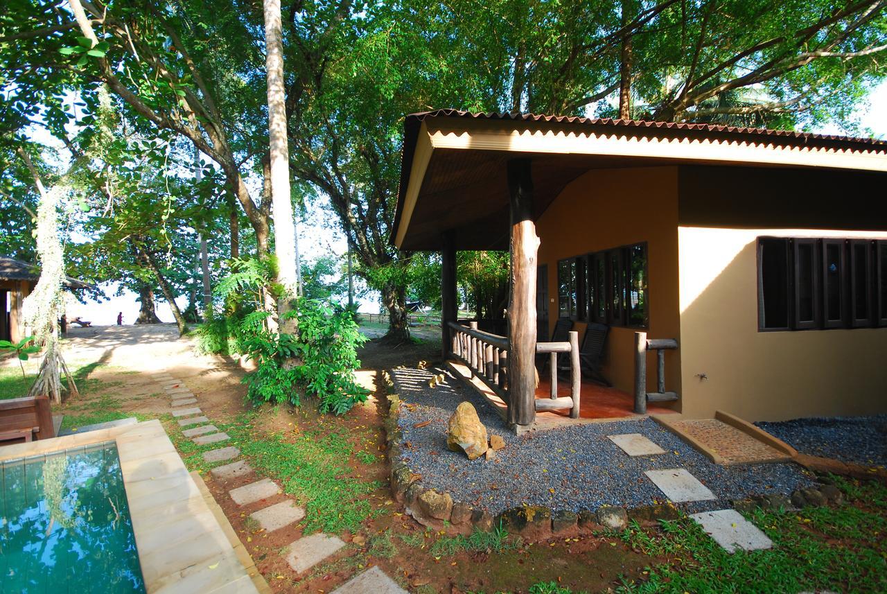 Melina Beach Front Bungalows Tha Lane Bay Exteriör bild