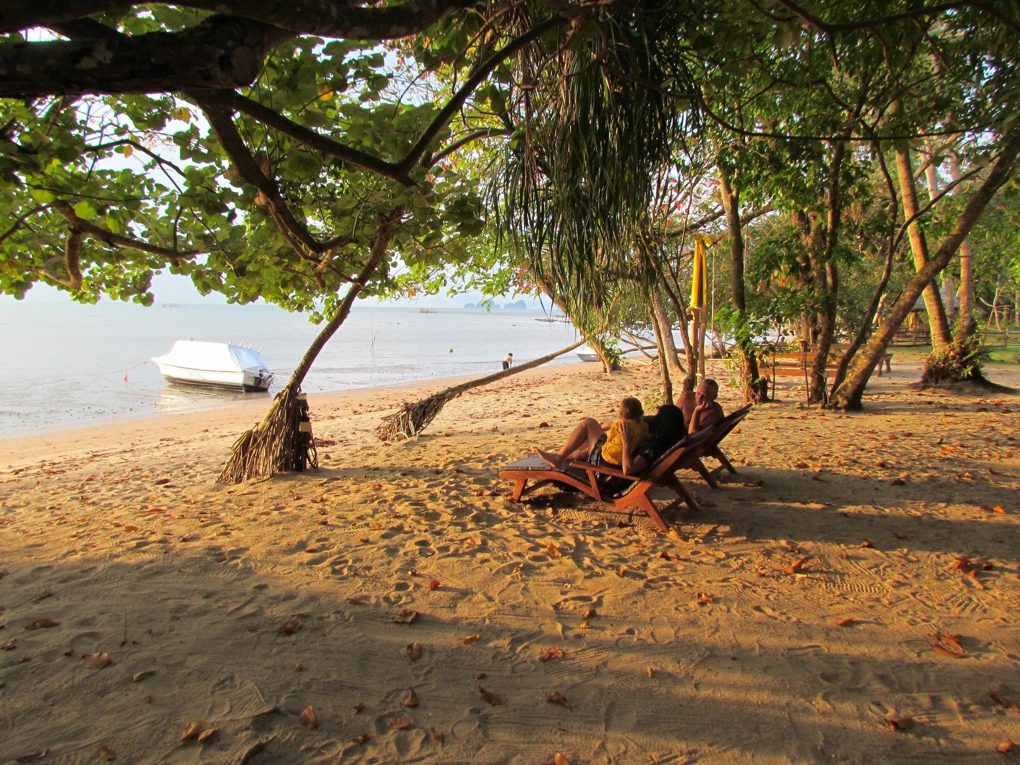 Melina Beach Front Bungalows Tha Lane Bay Exteriör bild