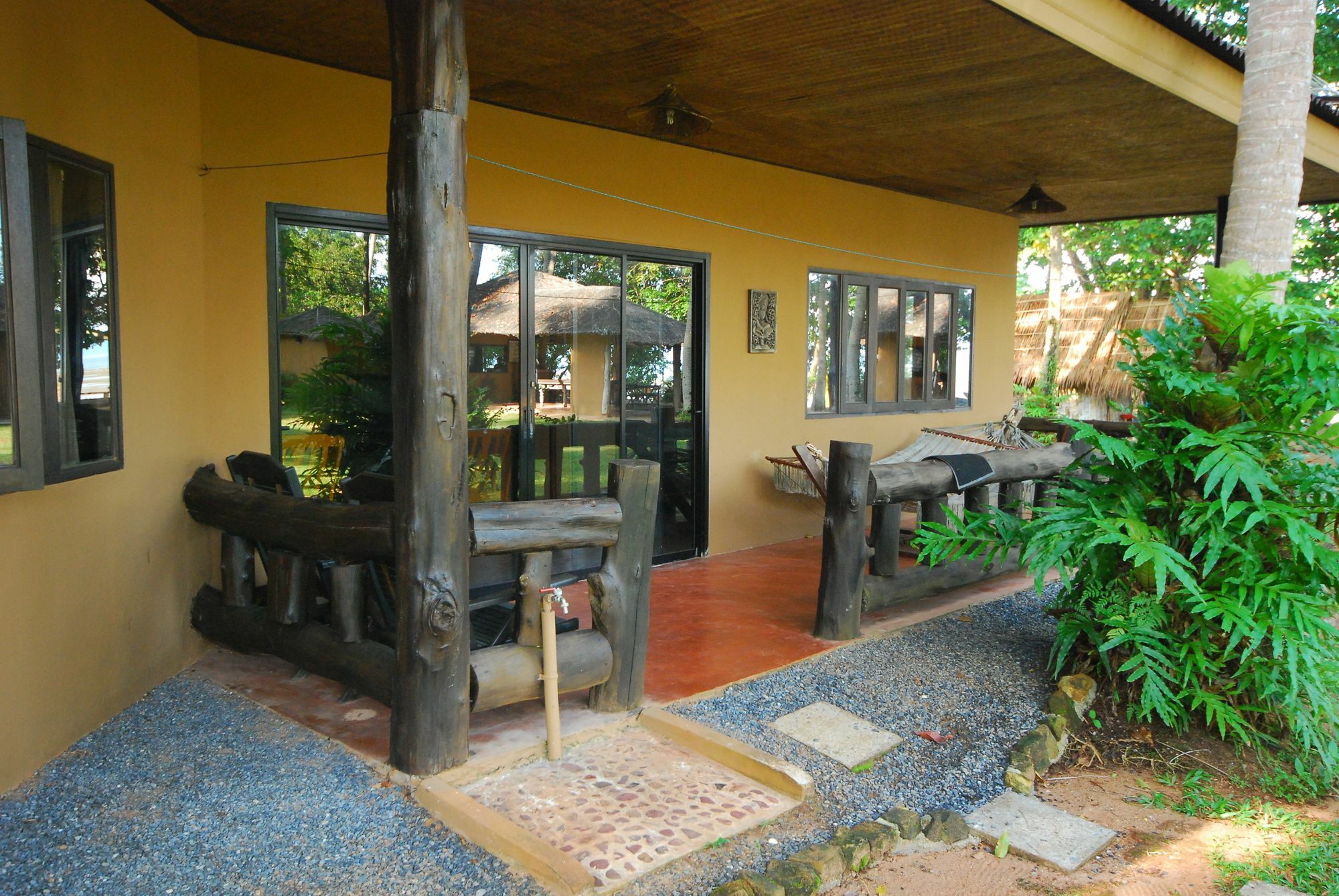 Melina Beach Front Bungalows Tha Lane Bay Exteriör bild