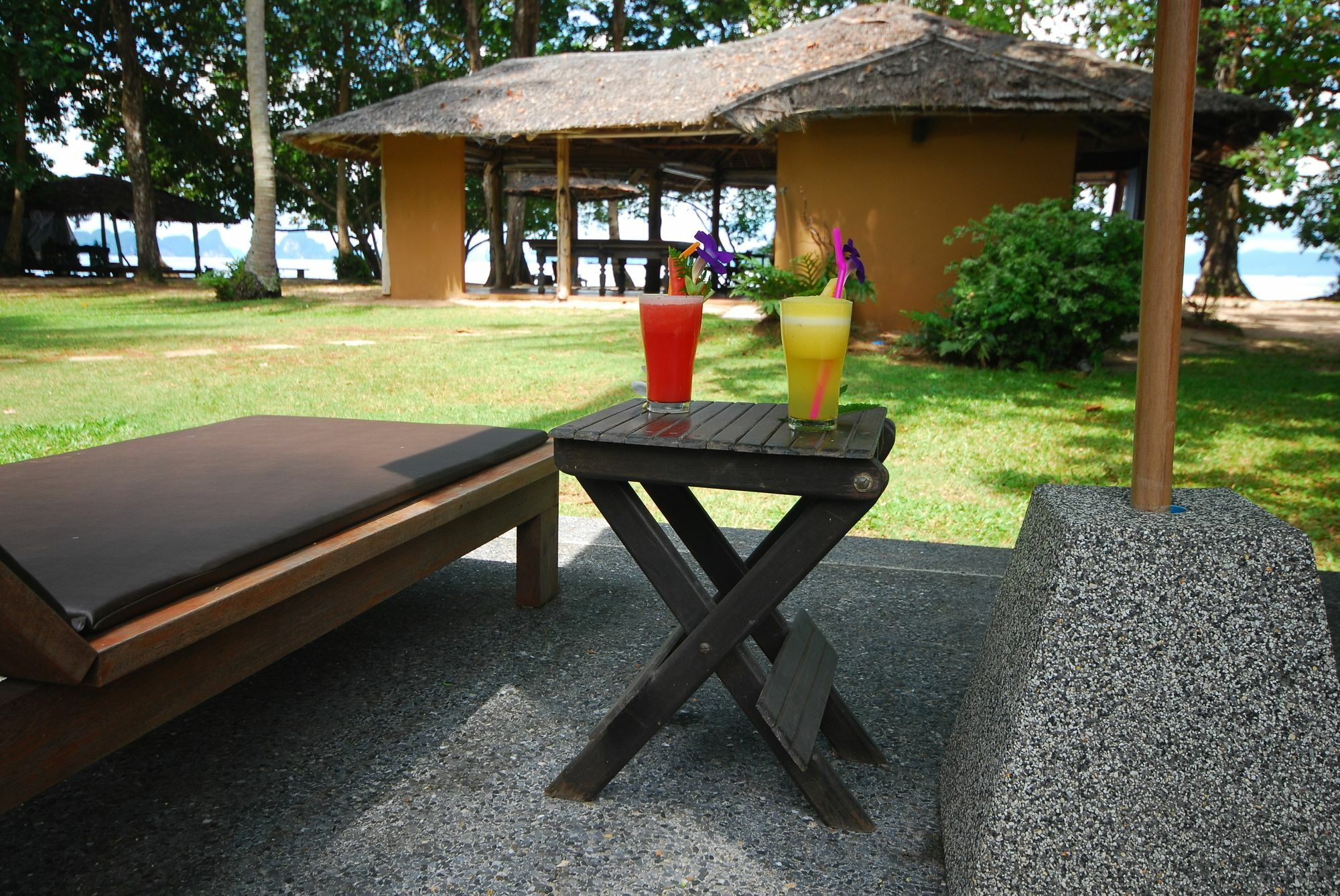 Melina Beach Front Bungalows Tha Lane Bay Exteriör bild
